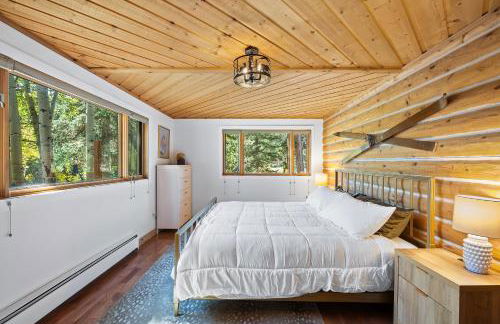 Nestled Inn Vacation Home Rental Evergreen - Trails, Views, Hot Tub, Skiing! - Foto 14