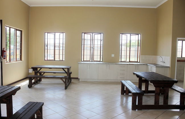 Cozy 3 Bed Duplex ,sleeps 6 With Double Bathroom - Photo 19