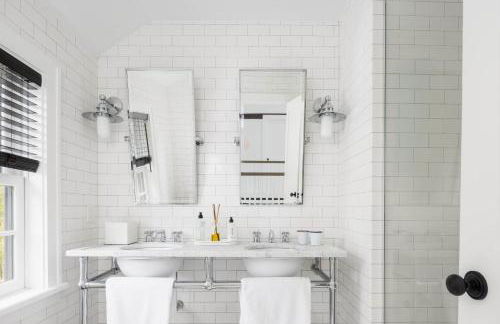 Bridgehaven Estate by Rove Travel - Luxe Home with Pool - Photo 23