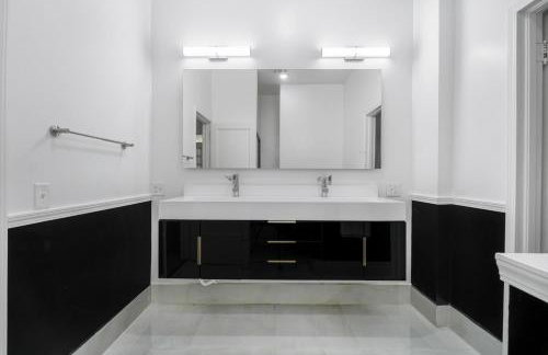 Family-Friendly 5BR | Sleeps 15 | 3 mins Downtown! - Foto 25