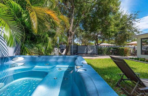 Renovated 2BR Home - Hot Tub, Gym & Beach Nearby - Foto 11