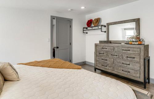 Relax Fireside Prescott Retreat with Hot Tub! - Foto 13