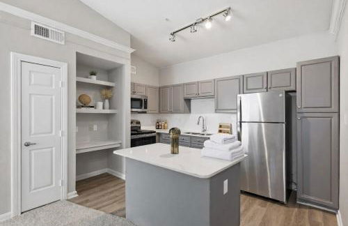 North Dallas 1BR Escape Modern Design Amenities - Photo 14