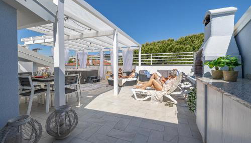 Luxury penthouse with private jacuzzi - Foto 5, sunbed