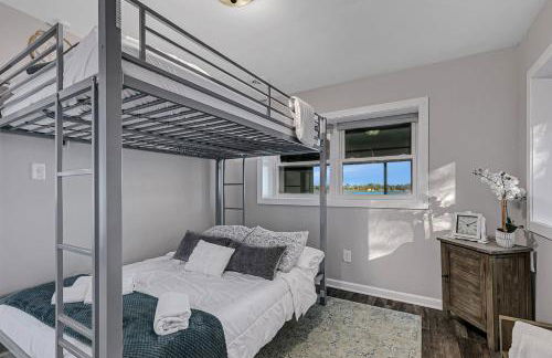 Renovated Lake Cabin with Fire Pit and Kayaks - Photo 28