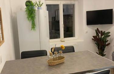 f2 50m2 atypique en souplex vue basilique - Foto 8