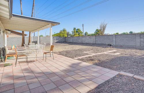 8 Mi to State Farm Stadium Glendale Home with Grill - Foto 2