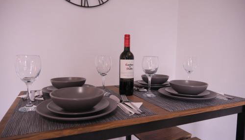 2BR City Centre Apartment By Travel Lets Short Term Rental Agency Derry With Free WiFi - Foto 4