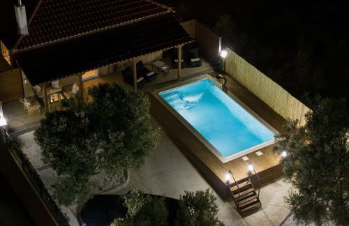 Σπίτι με πισίνα δίπλα στο αεροδρόμιο. - Foto 24