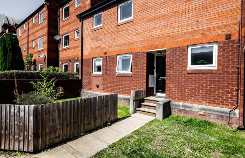 Waterfront 2 Bed Apartment - Free Parking & Wi-Fi - Foto 50