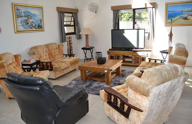 Arch Cabins Self Catering - Photo 13