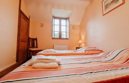 Gîte unique dans propriété historique avec musée, proche Châteauroux, 4 chambres, cheminée, fibre, parking. - FR-1-591-49 - Foto 16