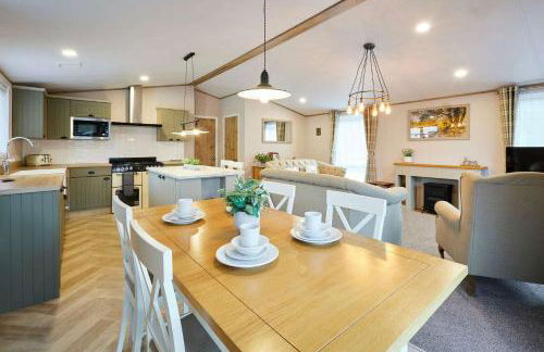 Cherry Lodge with Hot Tub - Foto 16