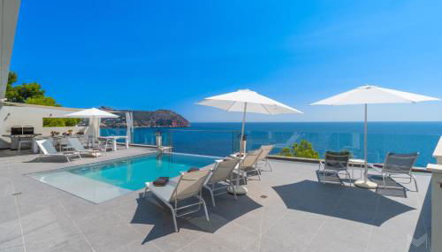 Can Ema, villa moderna con piscina frente al mar - Foto 2, sunbed