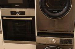 London Luxury 3 bedroom flat, 2 bathrooms, Living Room, free parking, 4 mins to station, garden - Foto 41