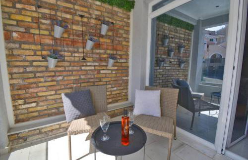 Potamos Superior Grey Apartment - Photo 22