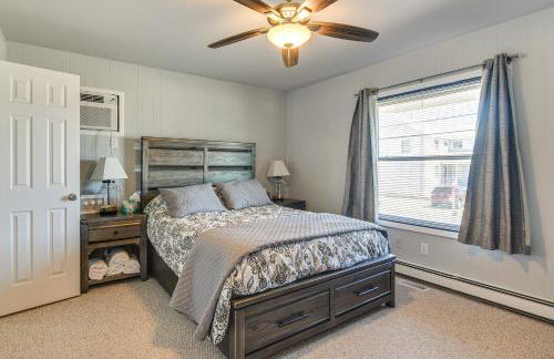 Bayfront Home with Boat Dock and Deck in Forked River - Foto 12