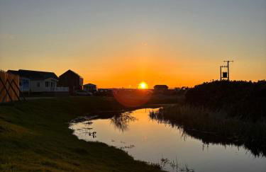 Welsh Bayview Retreat 2-Bed Caravan & 2-Bed Chalet at Clarach Bay Holiday Village - Foto 57