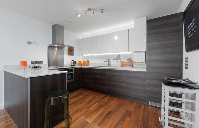 Two Bedroom Flat With Balcony in Central Wimbledon by Underthedoormat - Foto 7