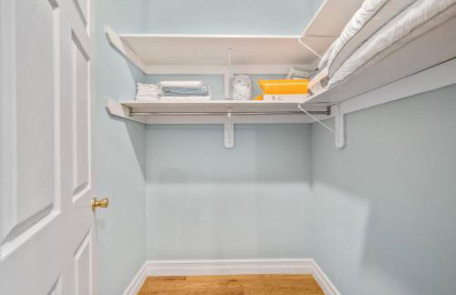 Skyline Haven Luxe NYC Escape - Foto 24