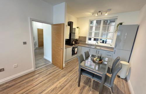 STUNNING APARTMENT - 2 DOUBLE BEDROOMS - EN-SUITE - FREE ALLOCATED PARKING - JQ QUARTER - BIRMINGHAM CITY CENTRE - SLEEPS 6 GUESTS - 2 BATHROOMs - Foto 19