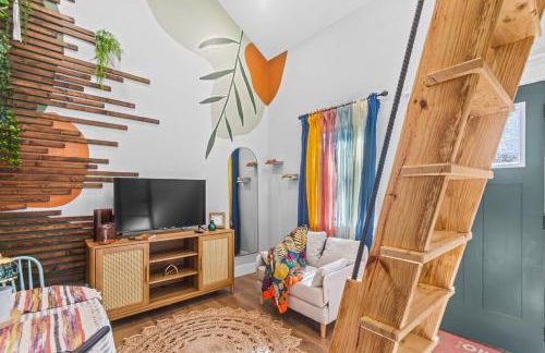 Secluded Tiny Home in Exclusive Paris Mountain! - Foto 1