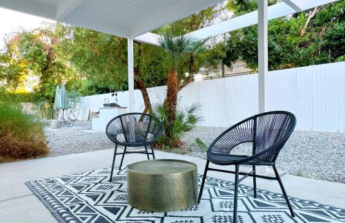 Retro Rendezvous Pool and Spa MidCentury Modern Home - Foto 38