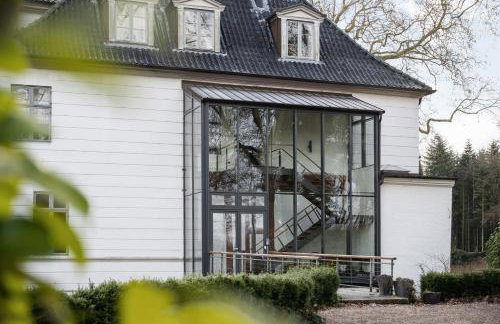 GUT KLETKAMP "Storchennest" - Ferienwohnung im Schlossturm mit 3 Schlafzimmern I Panorama-Turmzimmer mit Naturblick I Gemeinschaftsgarten I 15 Min zur Ostsee I Küche I Parkplatz I WLAN - Foto 23