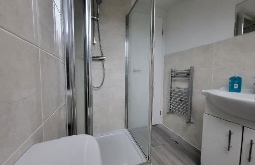 Central 5BR Retreat - Walk to Tube, Explore London - Photo 12