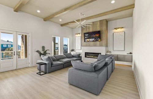 500 ft to beach Upscale Beach Home Golf Cart with Fire pit For 14 - Foto 1