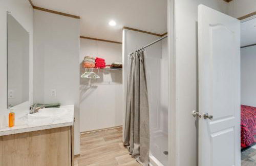 2 Mi to Lake Marion! Pet-Friendly Home with Yard - Foto 13