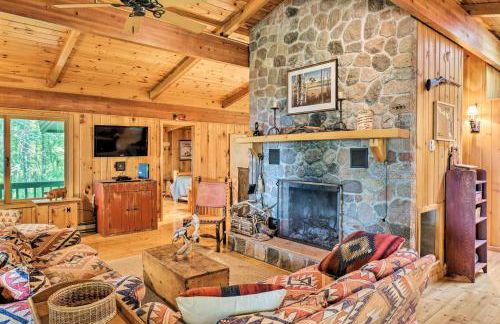 Rustic Cozy Cabin on Island Lake with Fire Pit, Dock - Foto 5