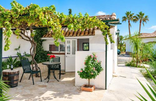 Tiny house 12m2 "ANTON PIECK" in holiday park with 55 m2 pool - Foto 1