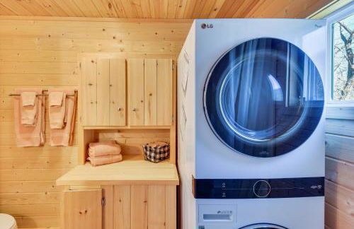 Cozy Dillard Cabin with Mountain Views and Pool Access - Foto 12