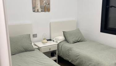 Apartamento con piscina en el Paseo Cruz del Mar - Photo 5