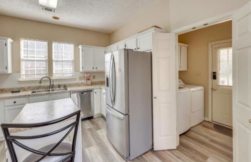 Home with Fenced Yard about 12 Mi to Dtwn Montgomery - Foto 9