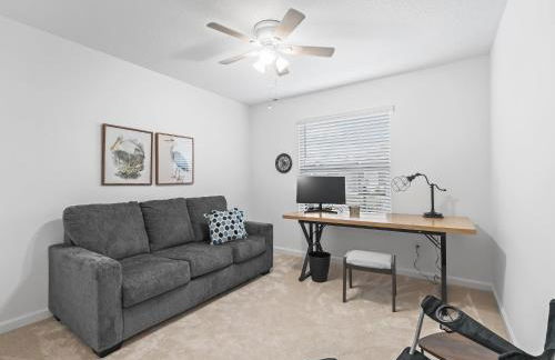 928 Z5 VILLAGE OF LAKE DENHAM by REMAX Premier - Foto 4