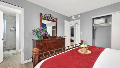 3BR Retreat with BBQ, Pool and Close to Las Vegas Fun - Foto 3