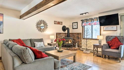 Hartford Escape with Fire Pit about 3 Mi to Ski and Golf! - Foto 1