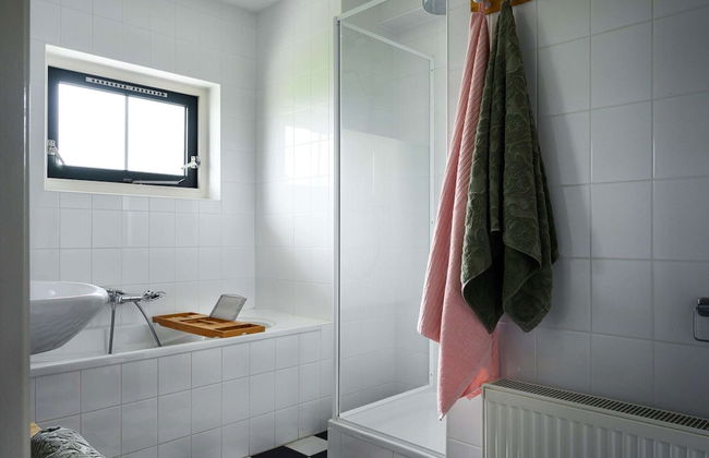 Family House With Wellness - Photo 21