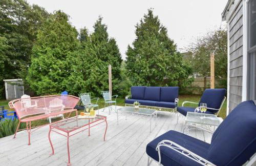 Antique Dennis getaway with firepit & EV charger Dog friendly - Foto 33