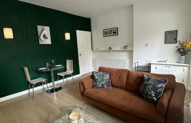 Beautiful Bungalow Awaits Your Short Term Stay - Foto 12