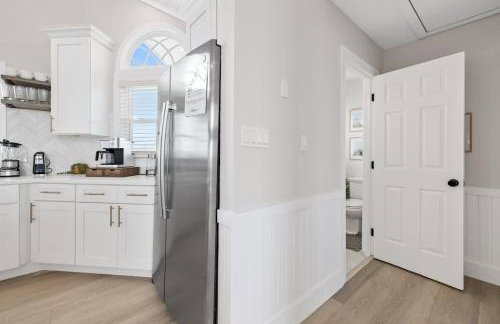 Elegant Updated Oceanfront Home with Pool & Hot Tub - Photo 45