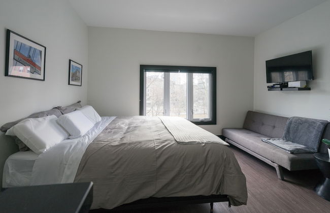 Applewood Suites - Queen West Studio - Photo 4