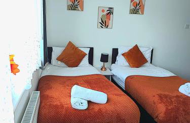 Large House, Home for Contractors- Park Free - Foto 34