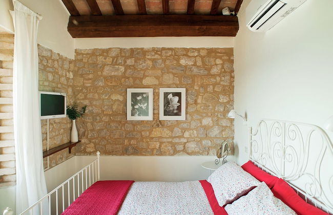 Modern Holiday Home in Foligno - Loc. With Pool - Foto 9