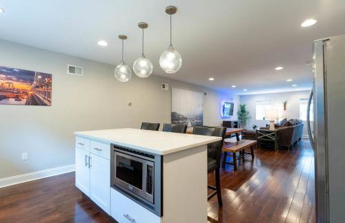 Stylish 3BR w Pool Table & Garage - Foto 9