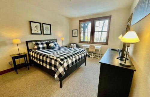 2 BR Basecamp Bliss at Kicking Horse Near Ski Hill - Foto 13