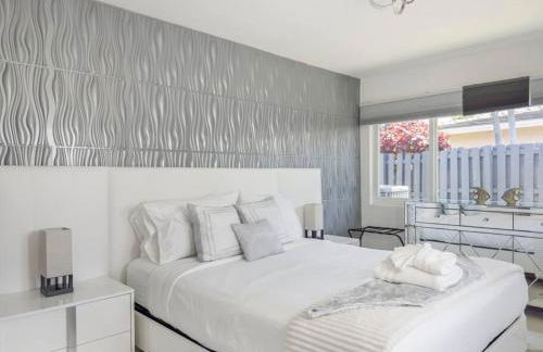 Amazing Home w Heated Pool 8 mins to the Beach - Foto 58