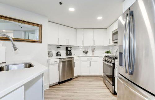 Elegant 2BR Apartment Minutes From DC - Foto 13